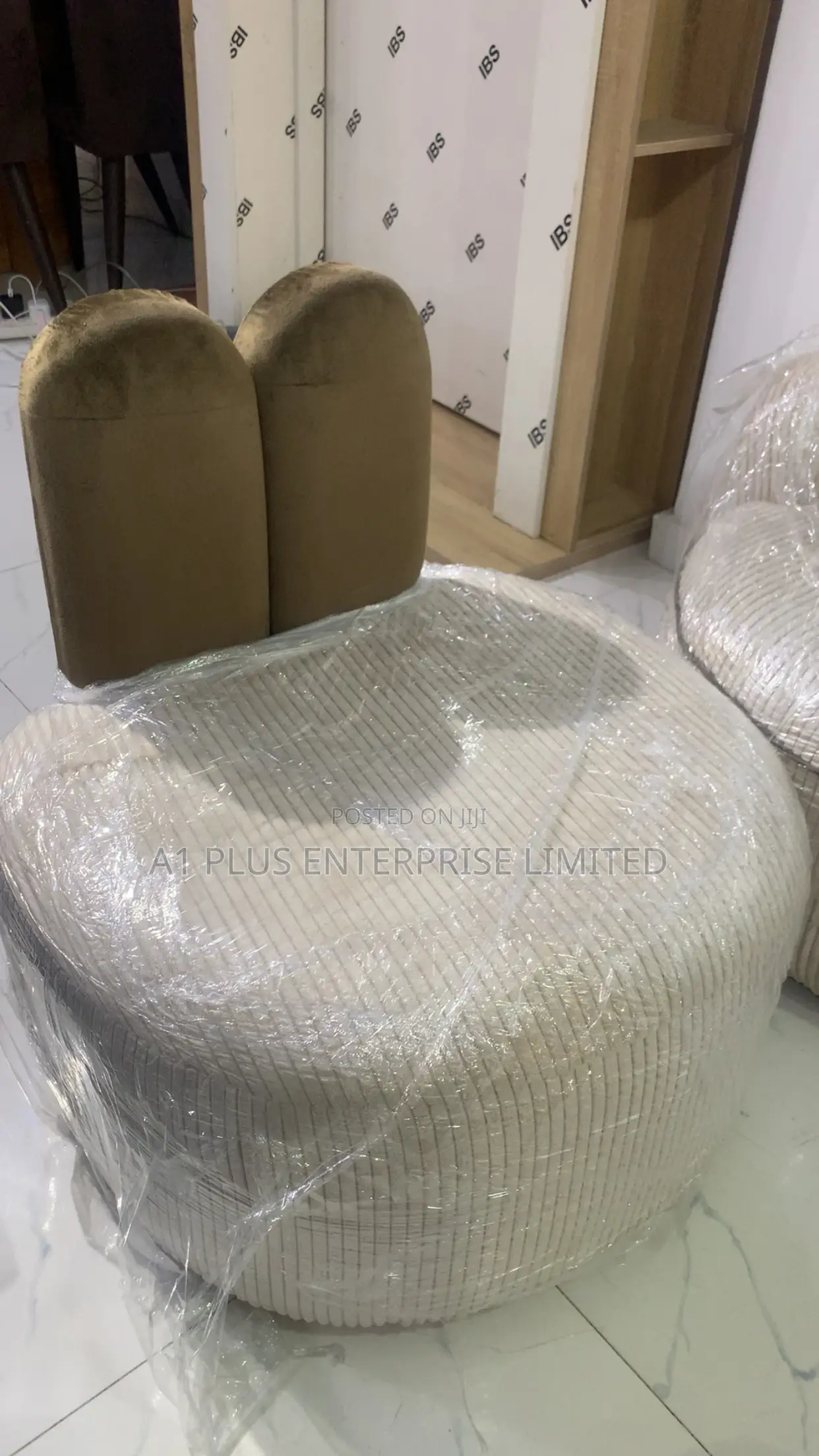 3,1,1 Settee In Nude And Brown Finish