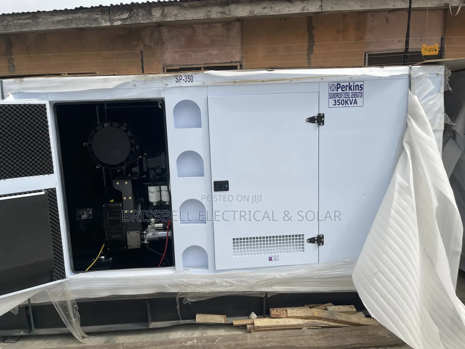Strong England Perkins Soundproof Diesel Generator 350kva