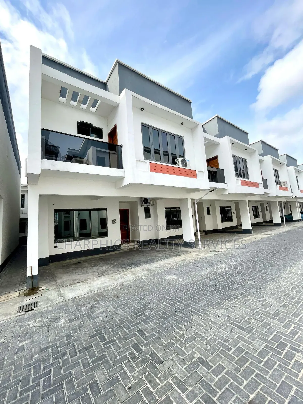 3bdrm Duplex in Osapa london for sale