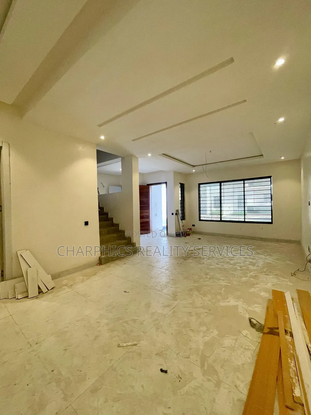 3bdrm Duplex in Osapa london for sale