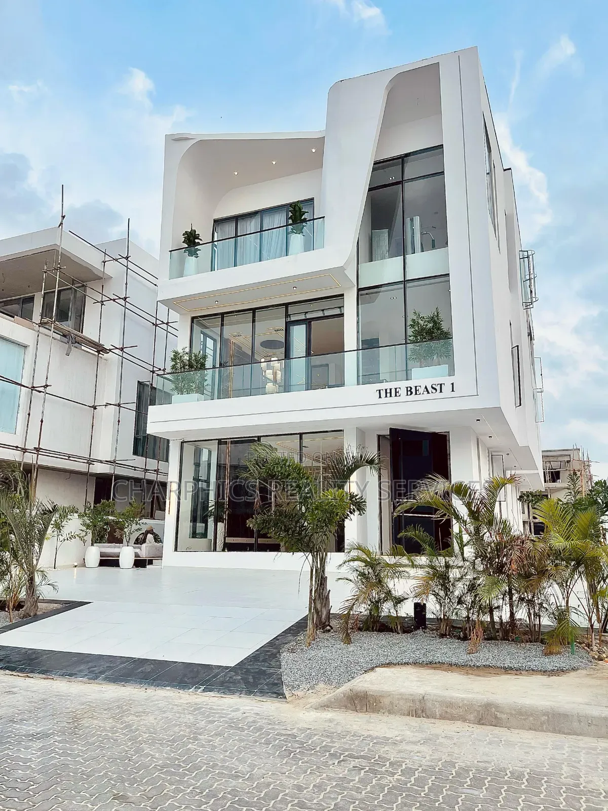 5bdrm Duplex in Ikate for sale
