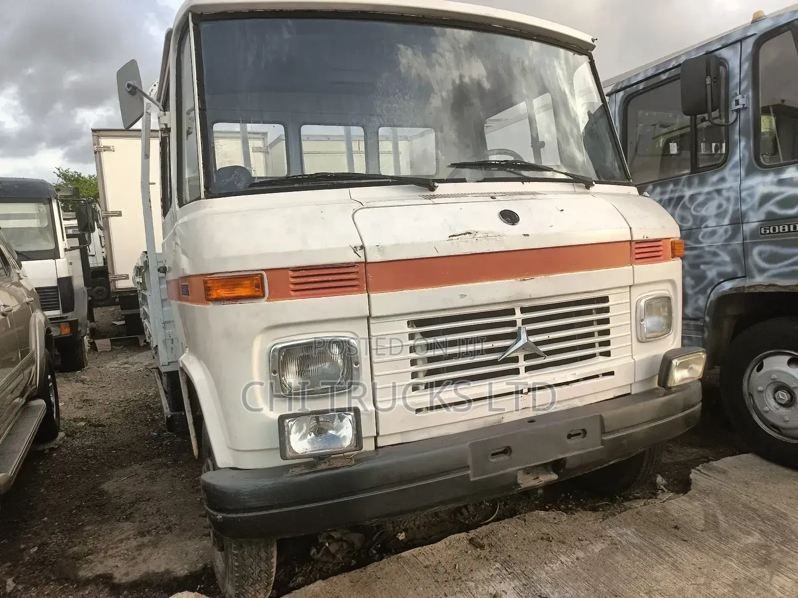Mercedes Benz 608 German Pickup Truck 4 Cylinder Engine
