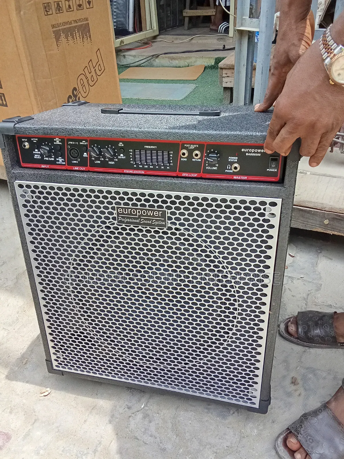 Base Guitar Combo Amplifier