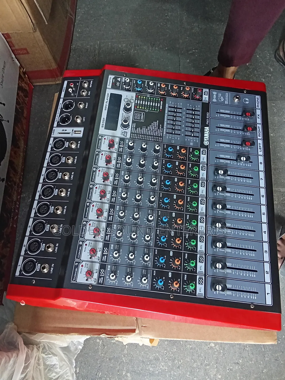 Yamaha Powered Mixer 8channels