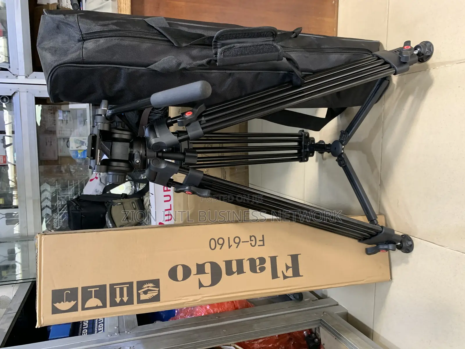 Flango Tripod