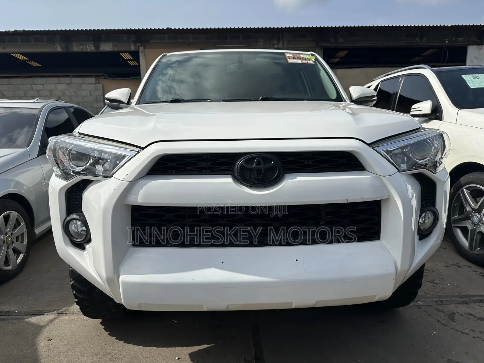 Toyota 4-Runner SR5 4x4 2018 White