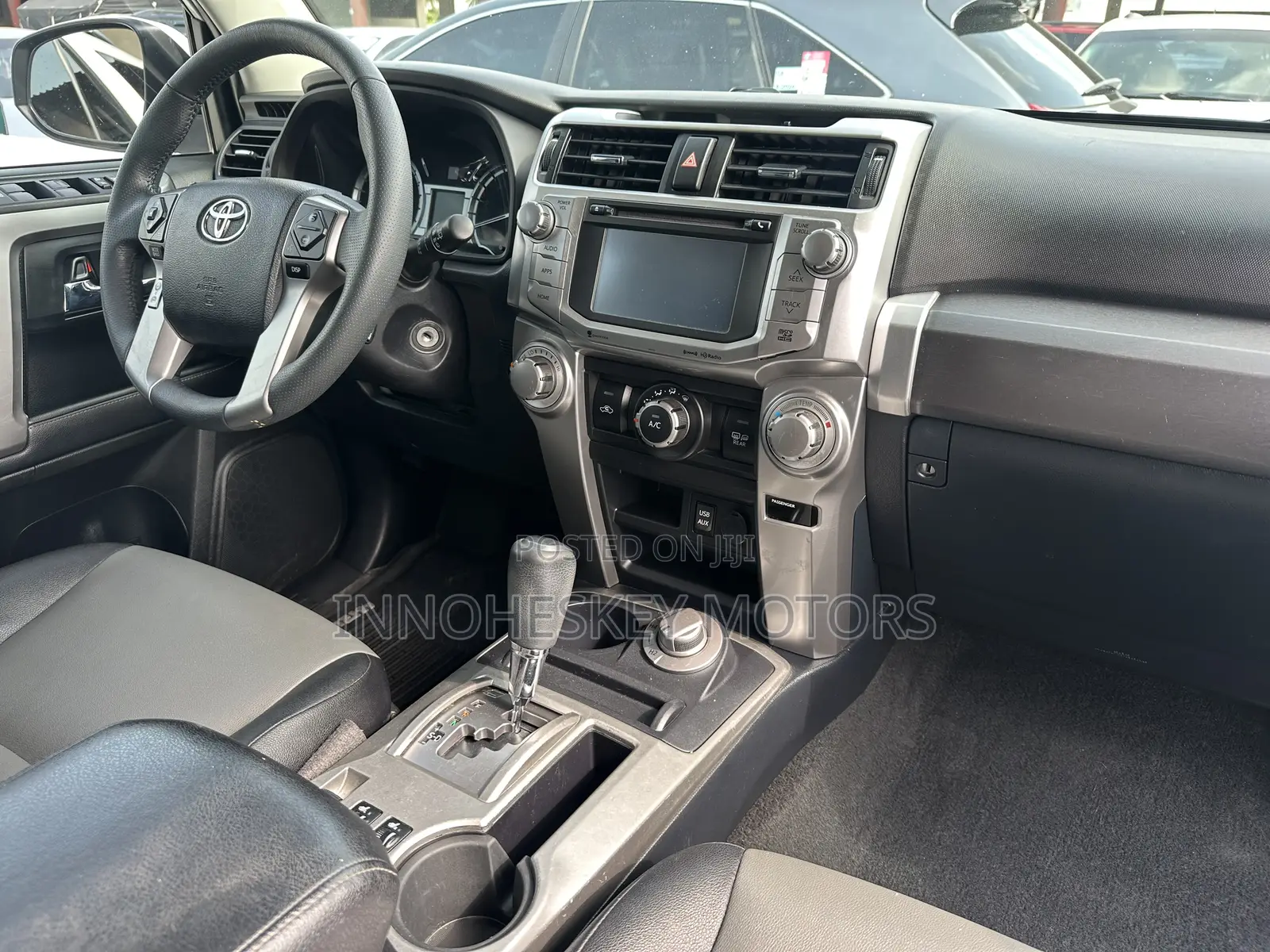 Toyota 4-Runner SR5 4x4 2018 White