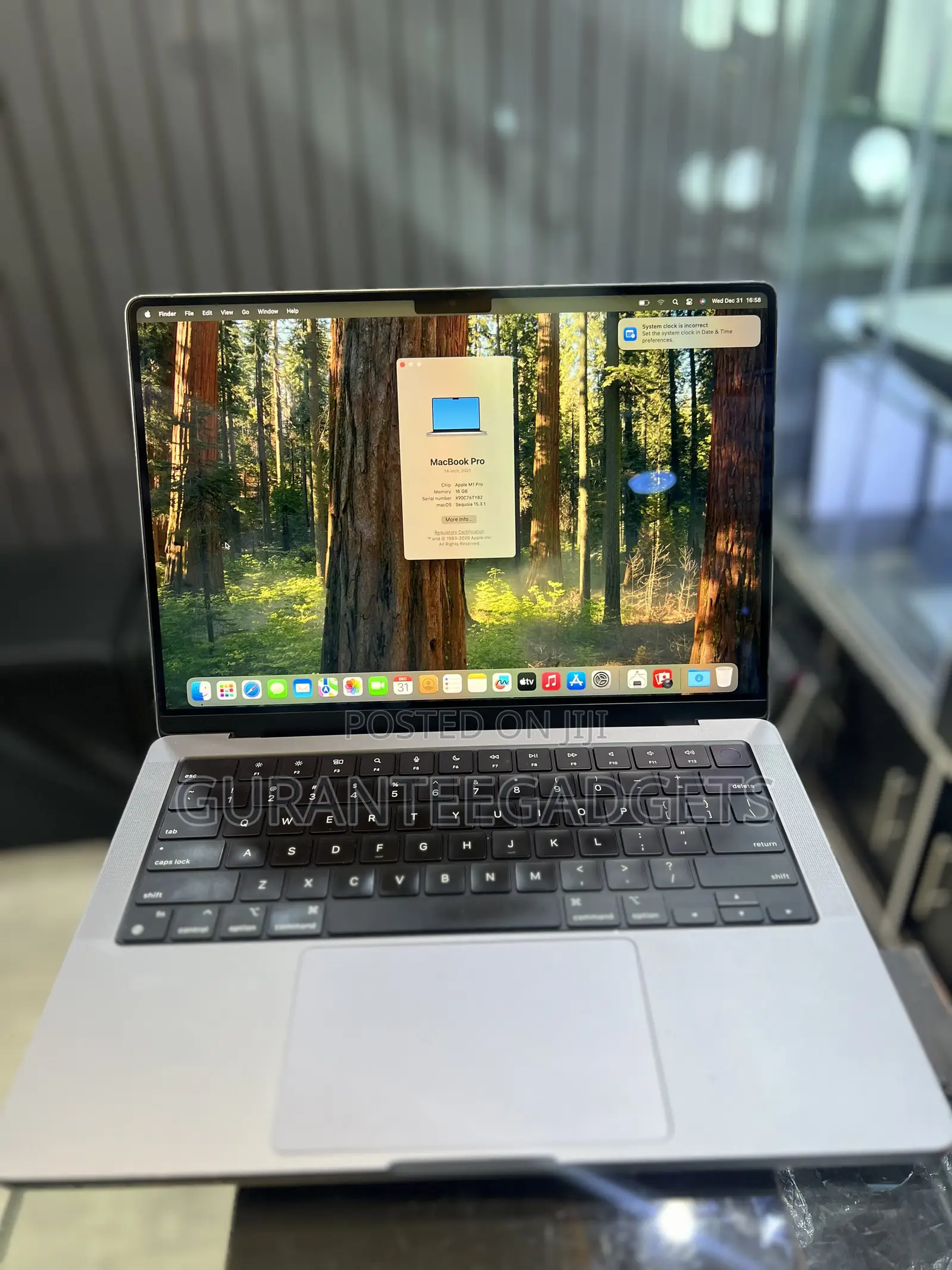 Laptop Apple MacBook Pro 2021 M1 16GB Apple M1 Pro SSD 512GB