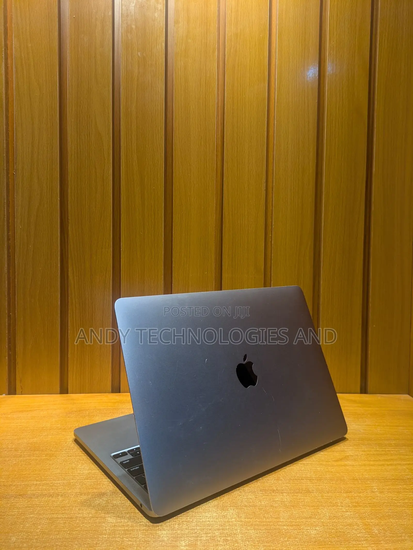 Laptop Apple MacBook Pro 2020 M1 8GB Apple M1 SSD 512GB