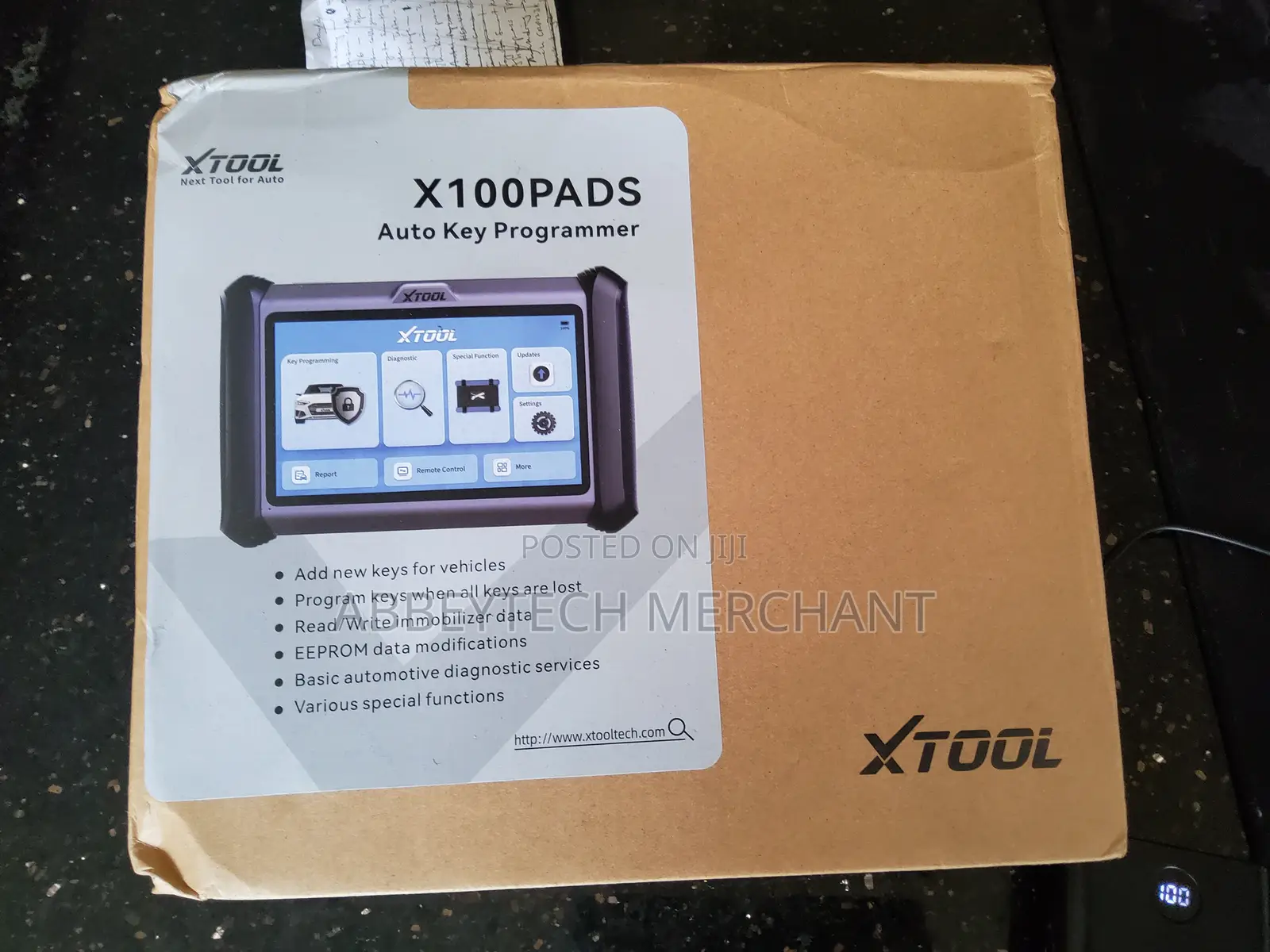 Obdii Cars Scanner and Programmer Xtool X100 Pads.