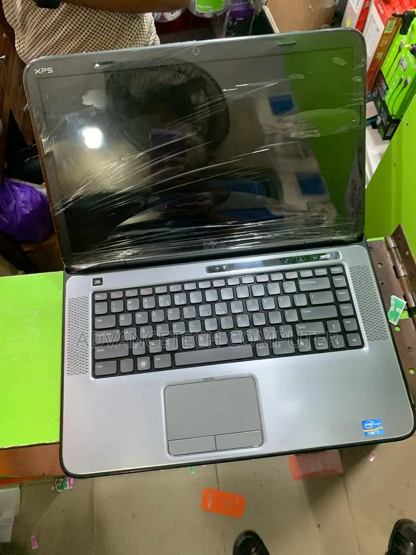 Laptop Dell XPS 15 (L502X) 8GB Intel Core I7 HDD 500GB