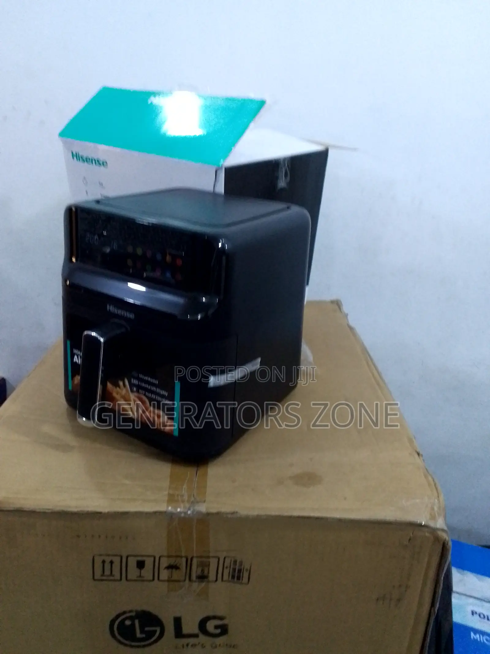 Hisense Crisp and Flavourful 6.7l Air Fryer