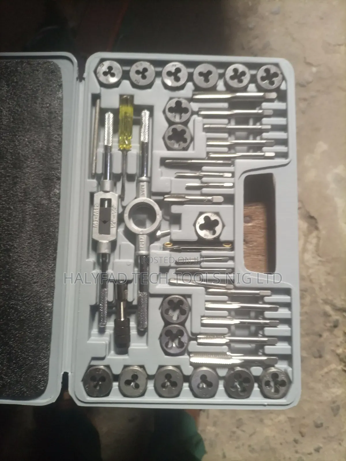 40 PCS Alloy Steel Tap and Die Set