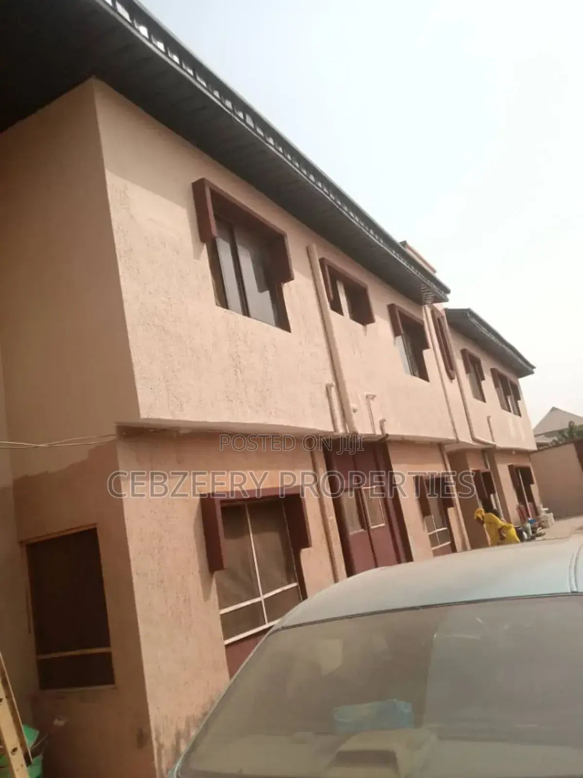 3bdrm Block of Flats in Akute Ajuwon for sale
