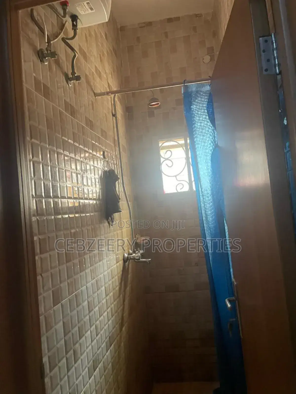 3bdrm Block of Flats in Akute Ajuwon for sale