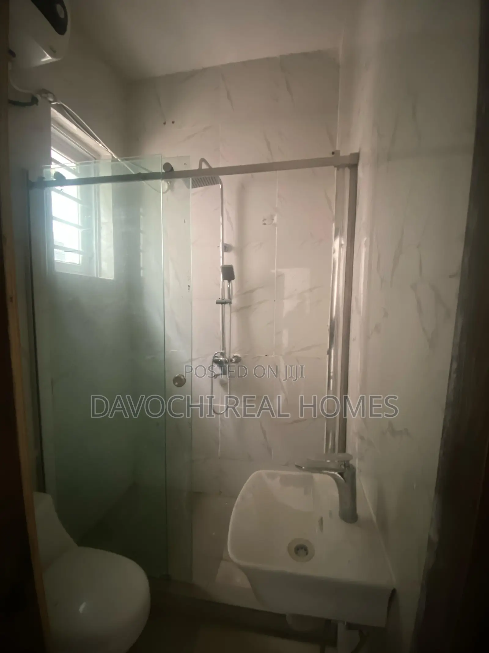 4bdrm Duplex in Harris Drive, Vgc., Ikota for sale