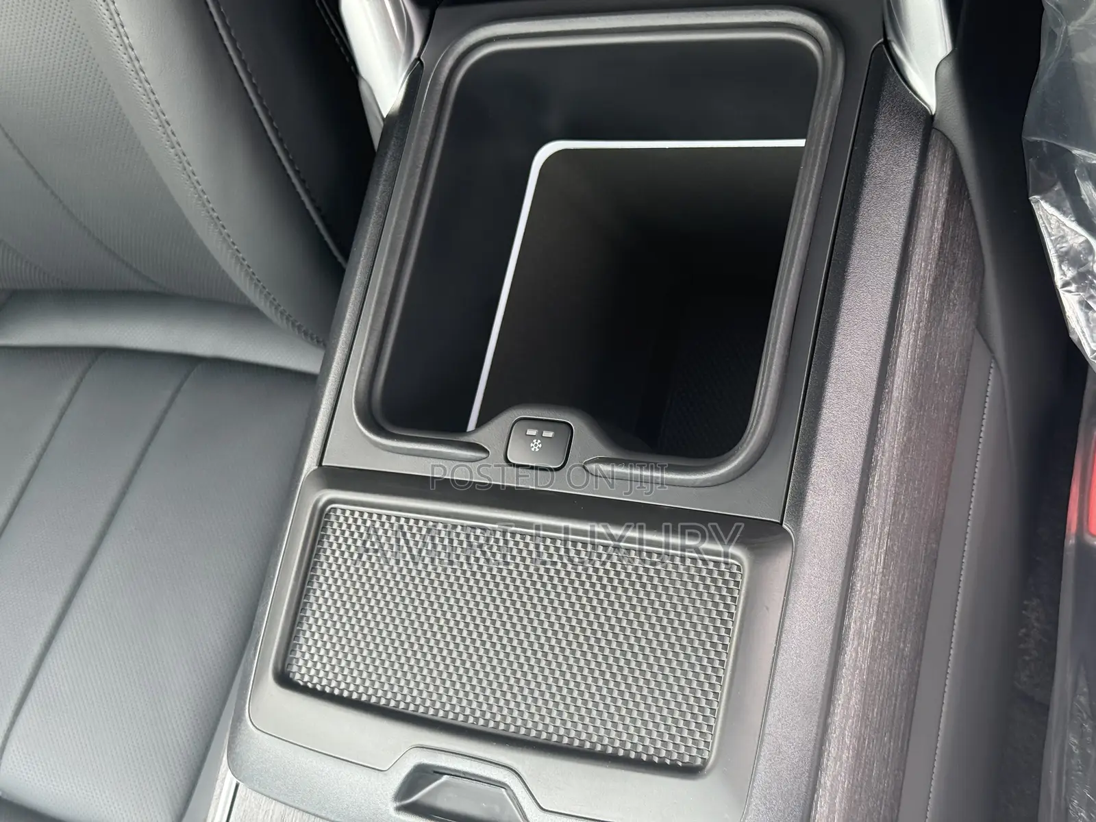 New Land Rover Range Rover Vogue 2024 Black