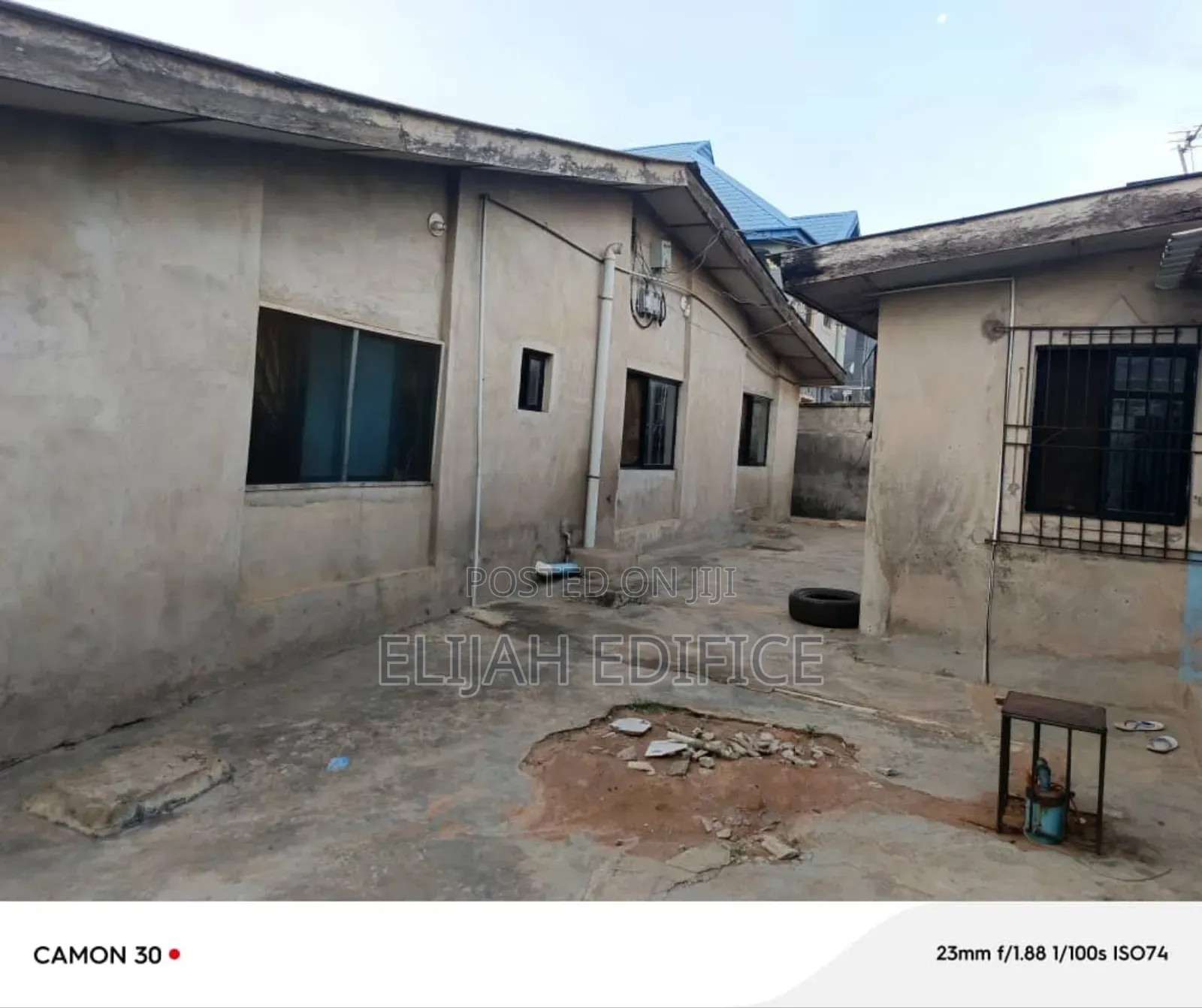 11bdrm Bungalow in Iyana Odo, Abule Egba for sale