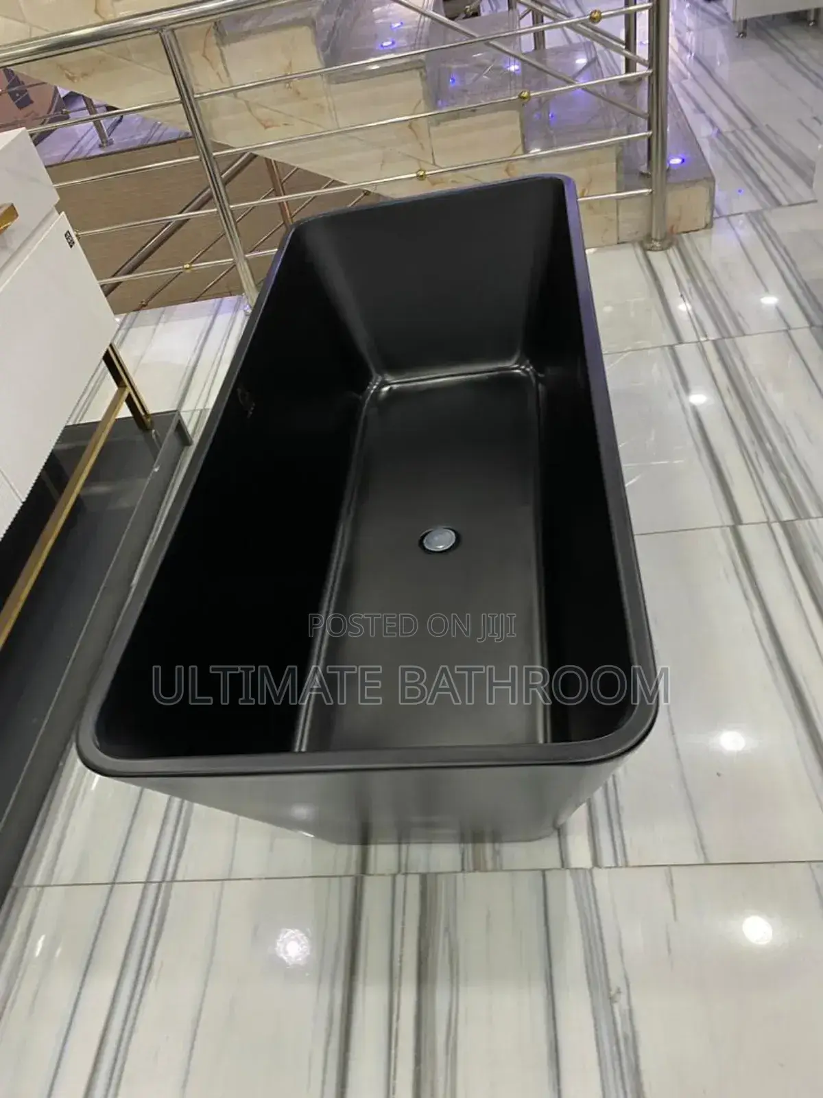 1.7m Square Black Acrylic Bathtub