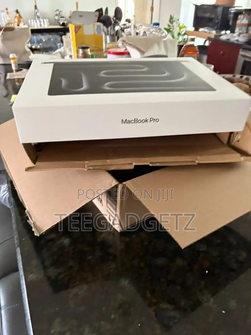 New Laptop Apple MacBook Pro 2024 M4 14-inch 16GB Apple M4 SSD 512GB
