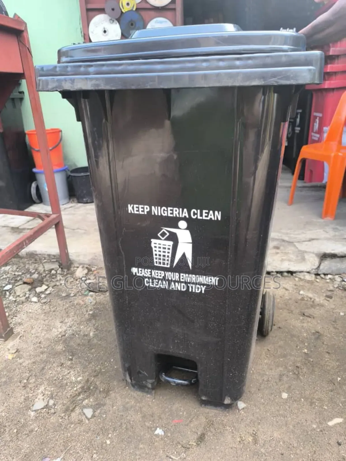 Waste Bin With Foot Pedal (240l)