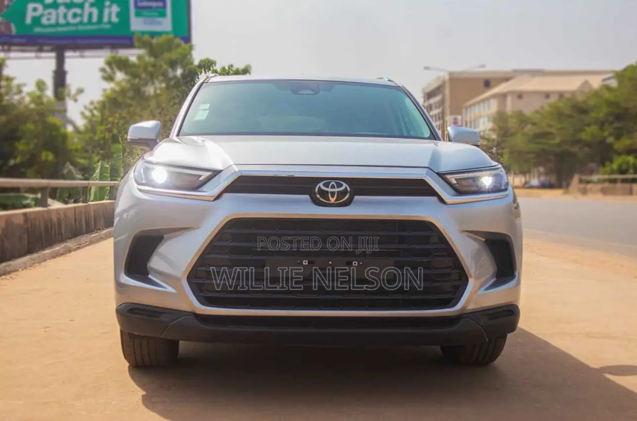 Toyota Highlander XLE AWD 2024 Silver