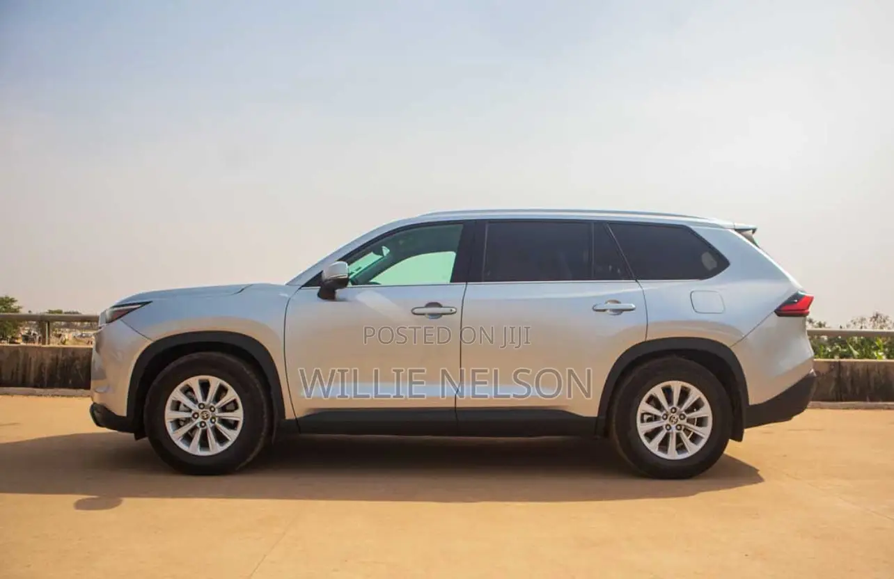Toyota Highlander XLE AWD 2024 Silver
