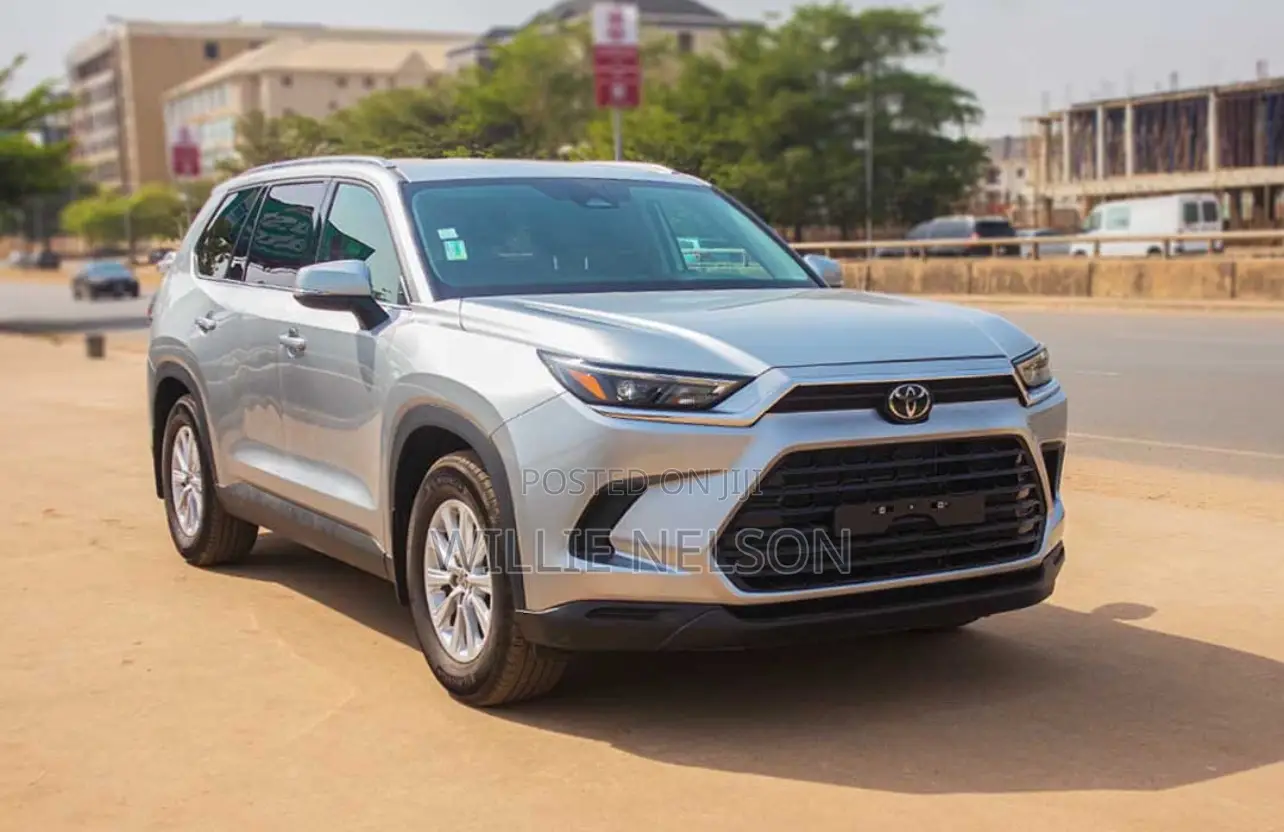 Toyota Highlander XLE AWD 2024 Silver