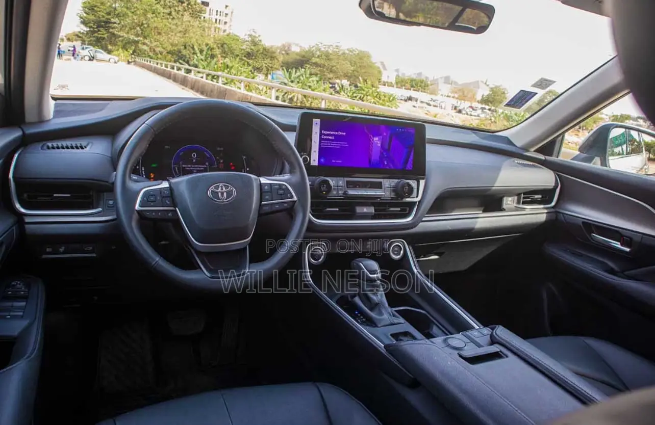 Toyota Highlander XLE AWD 2024 Silver