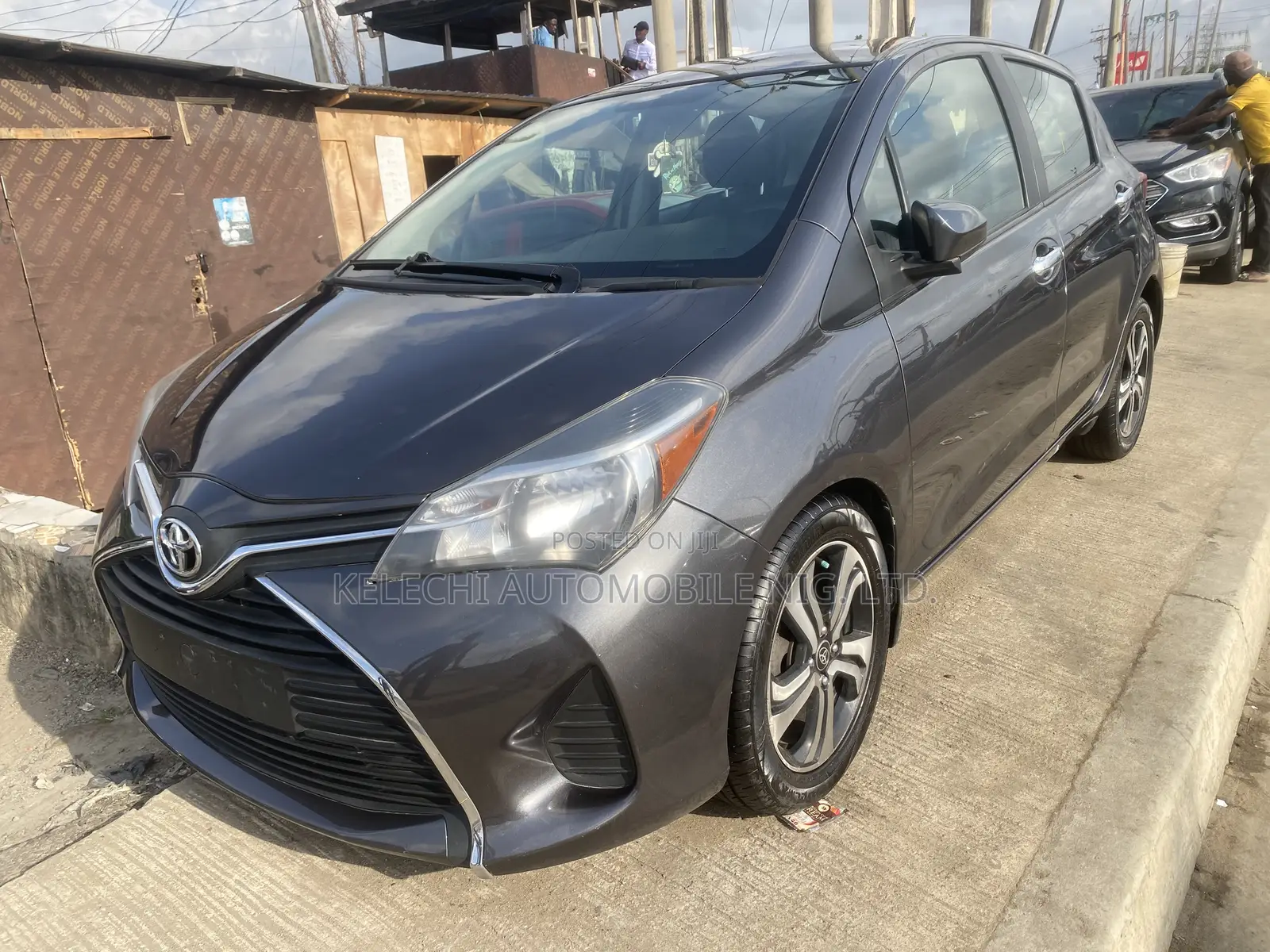 Toyota Yaris L Hatchback 5dr 2016 Gray