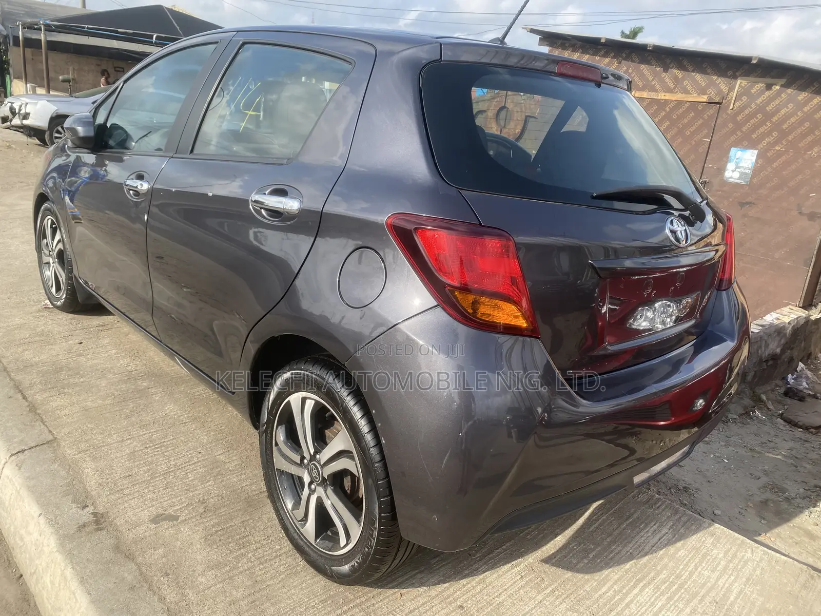 Toyota Yaris L Hatchback 5dr 2016 Gray