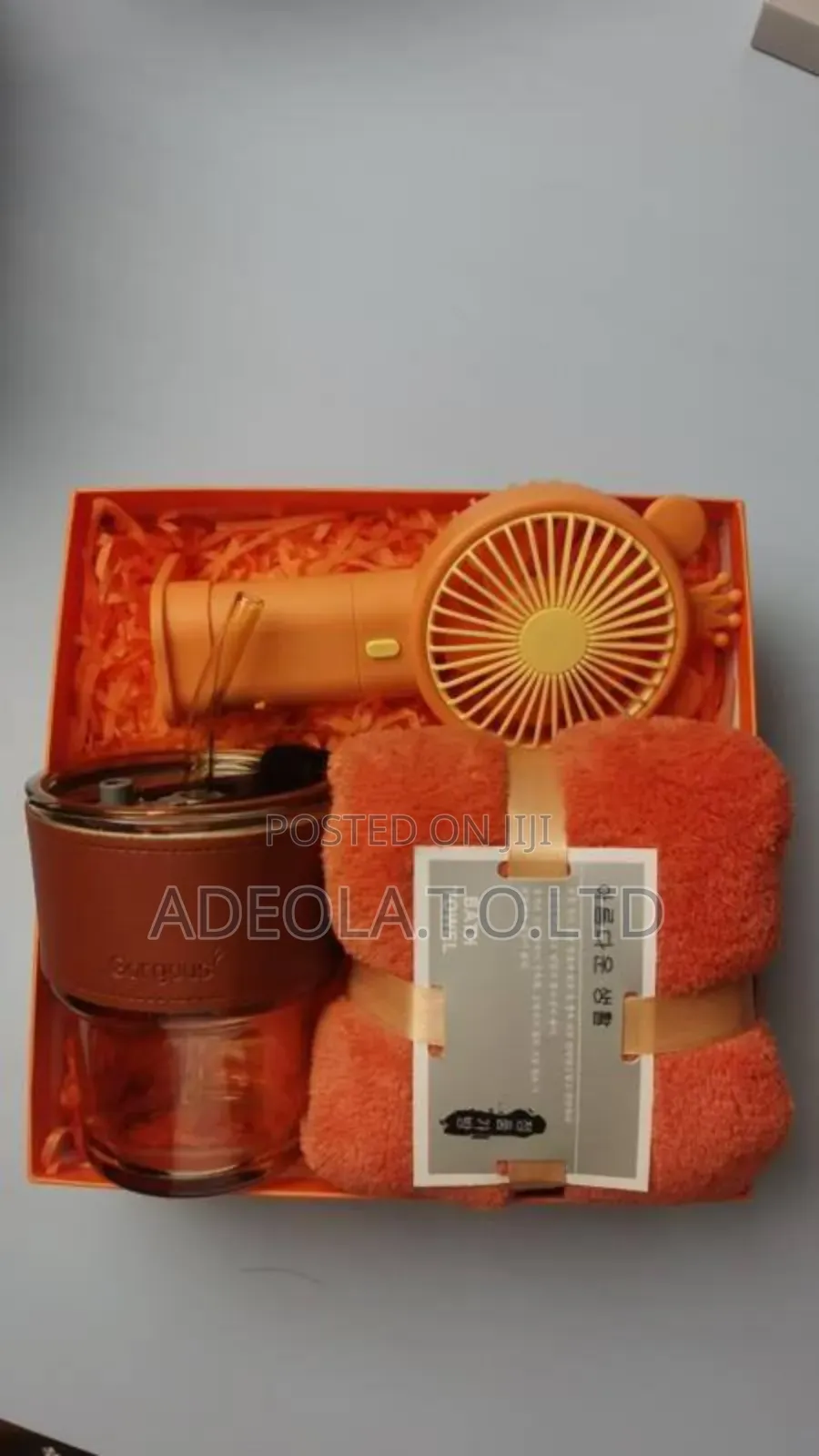 Gift Set 
Towel
Fan 
Glass Cup