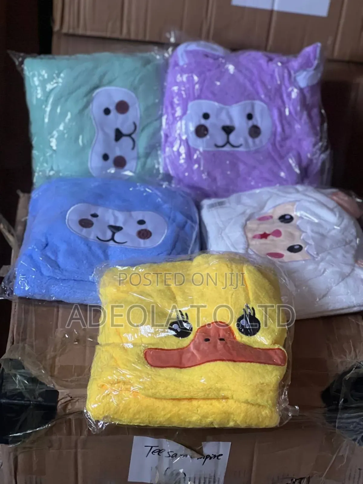 Children Bathrobe
Available in 5 Colors