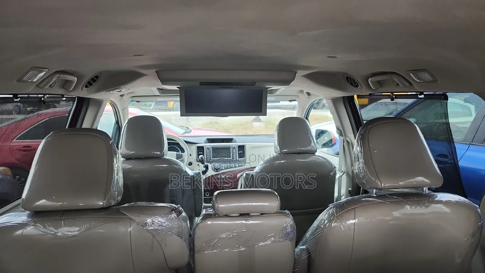 Toyota Sienna 2011 Red