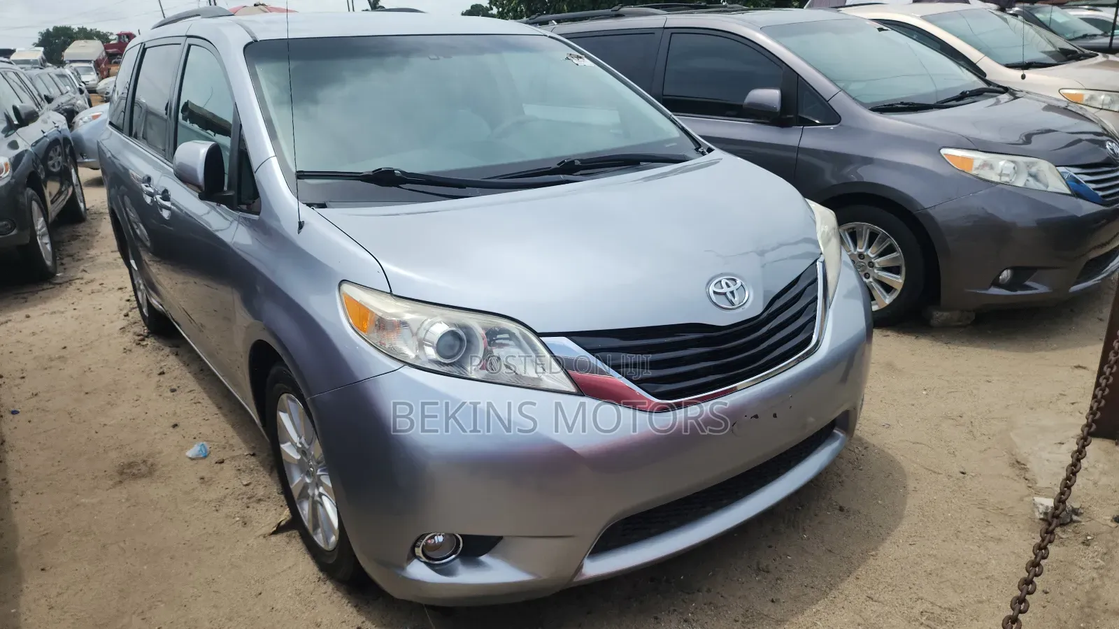 Toyota Sienna 2012 Silver