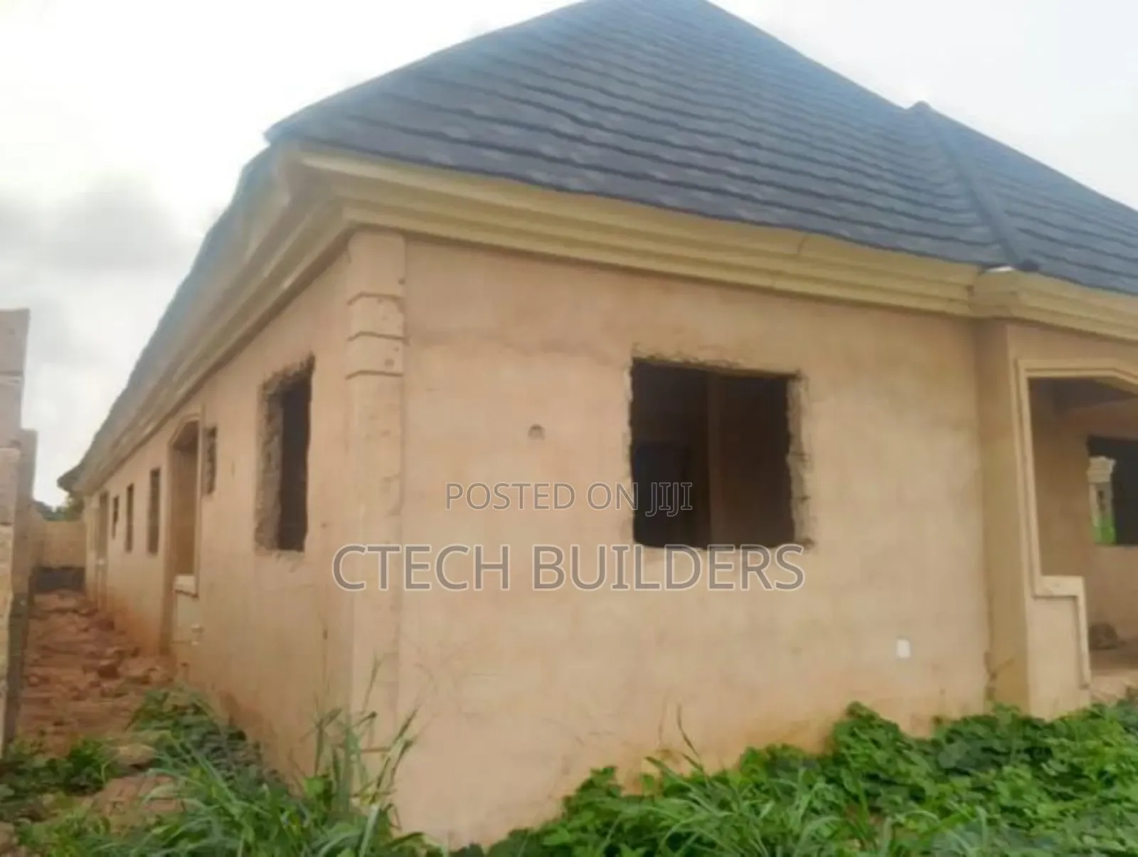 7bdrm Bungalow in Benin City for sale
