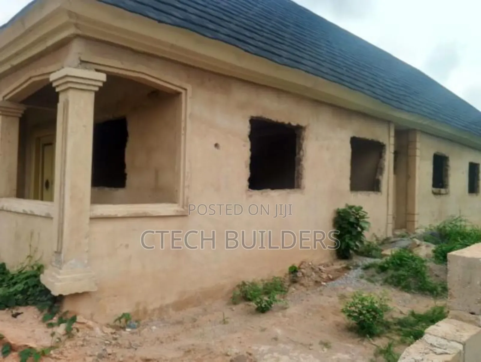 7bdrm Bungalow in Benin City for sale