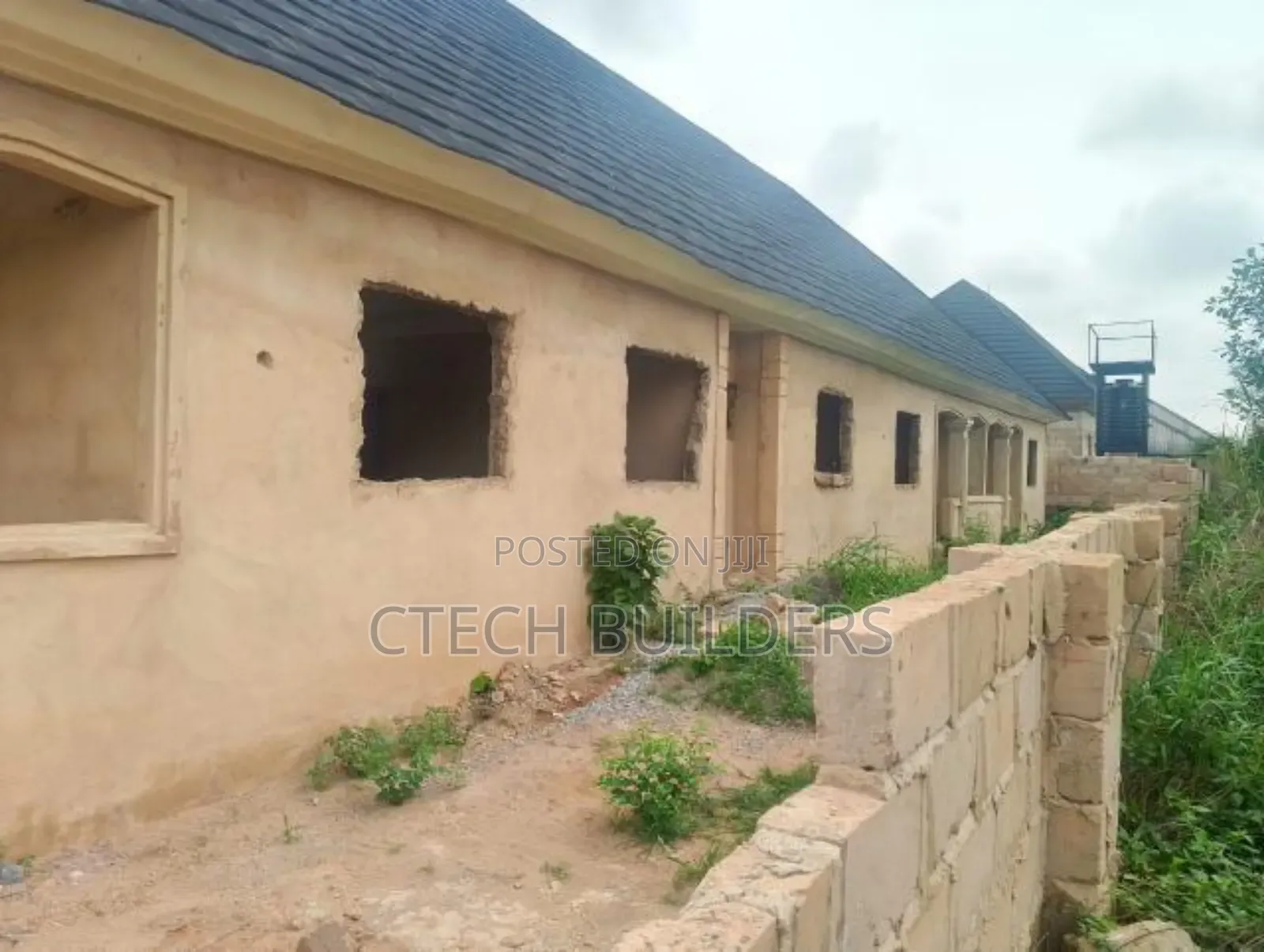 7bdrm Bungalow in Benin City for sale