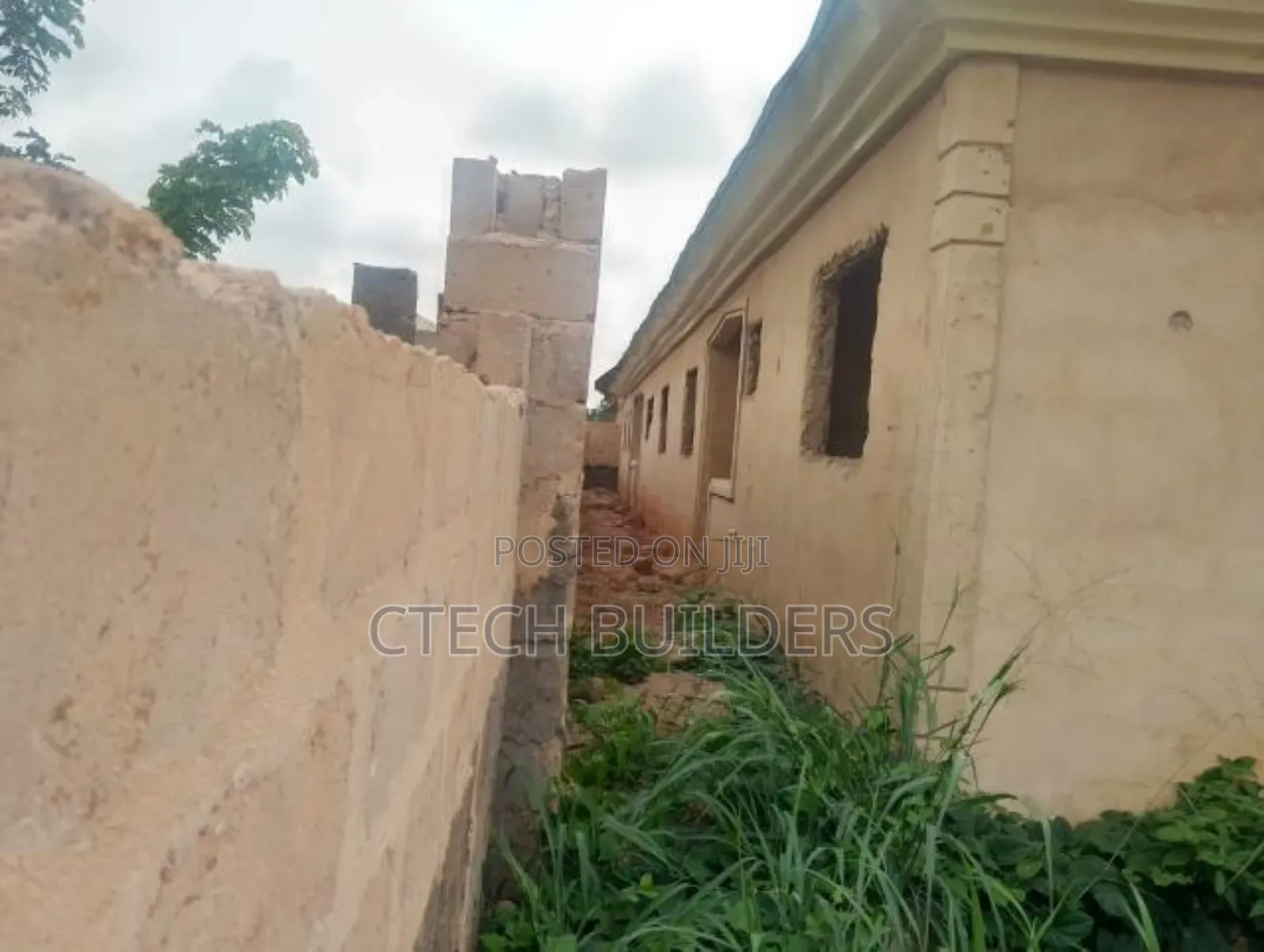 7bdrm Bungalow in Benin City for sale
