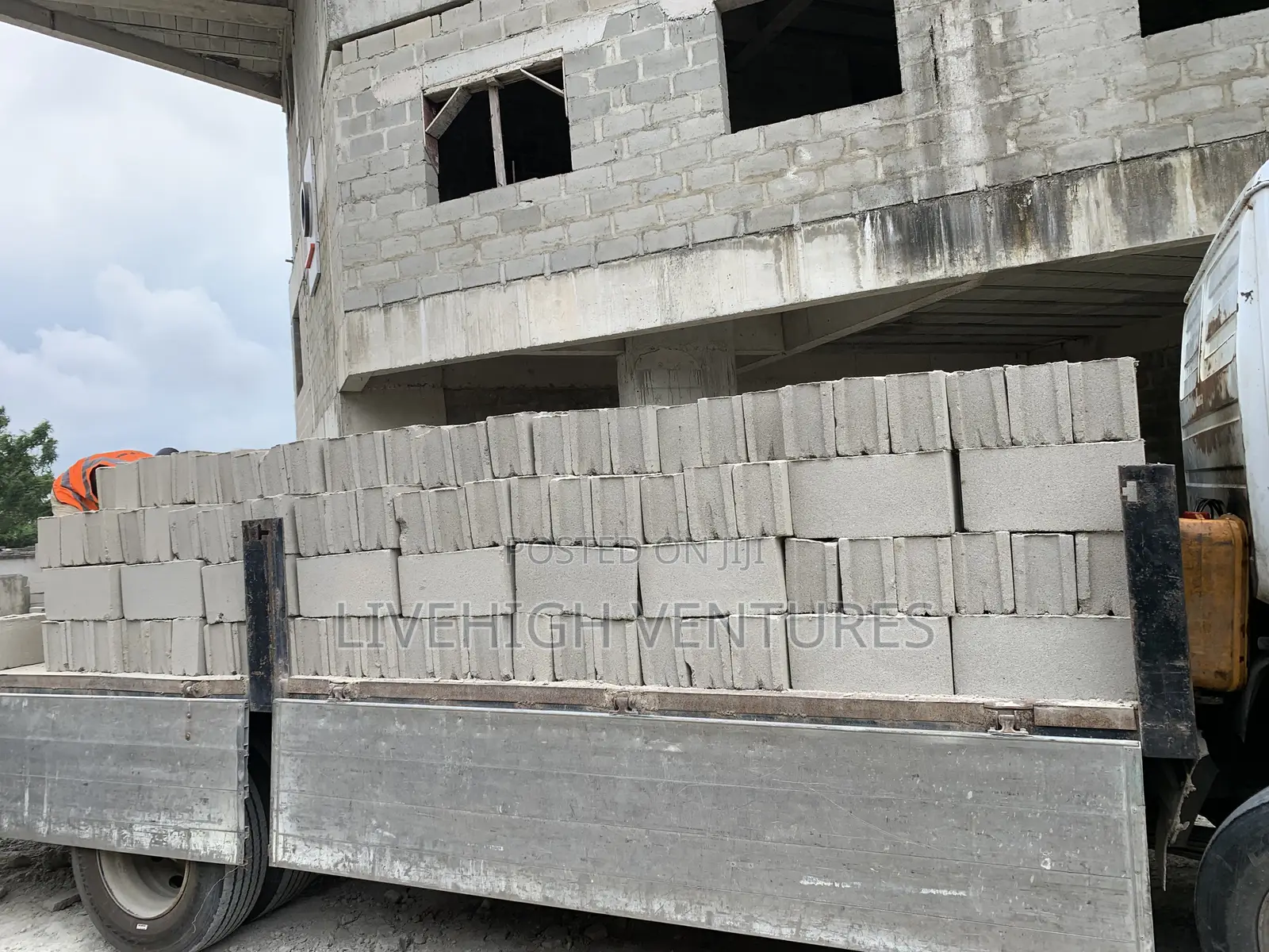 Strong Vibrated Blocks for You Building Project - 9” 6” 4”