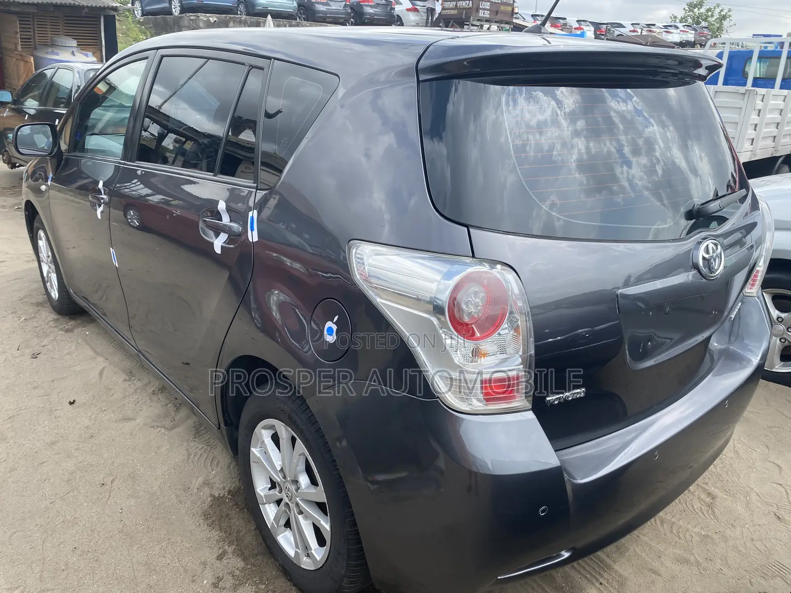Toyota Verso 2.0 2013 Gray