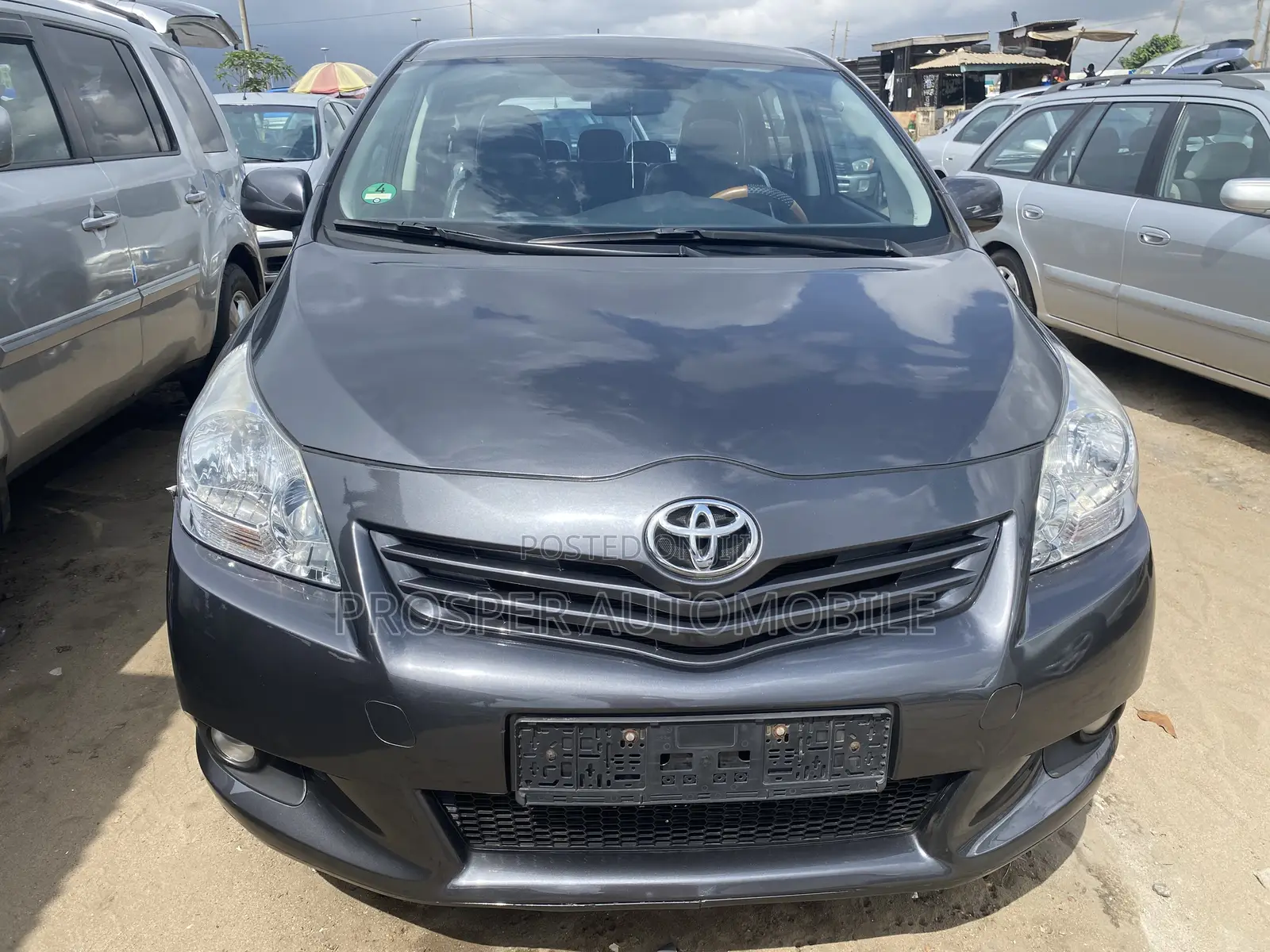 Toyota Verso 2.2 150 hp 2013 Gray