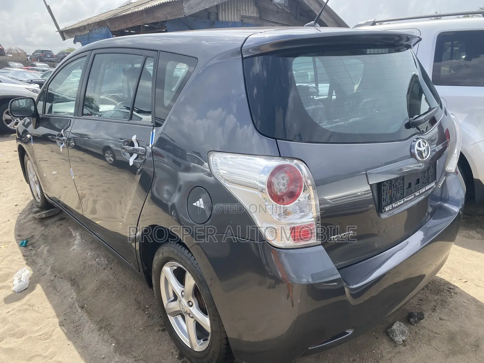 Toyota Verso 2.2 150 hp 2013 Gray