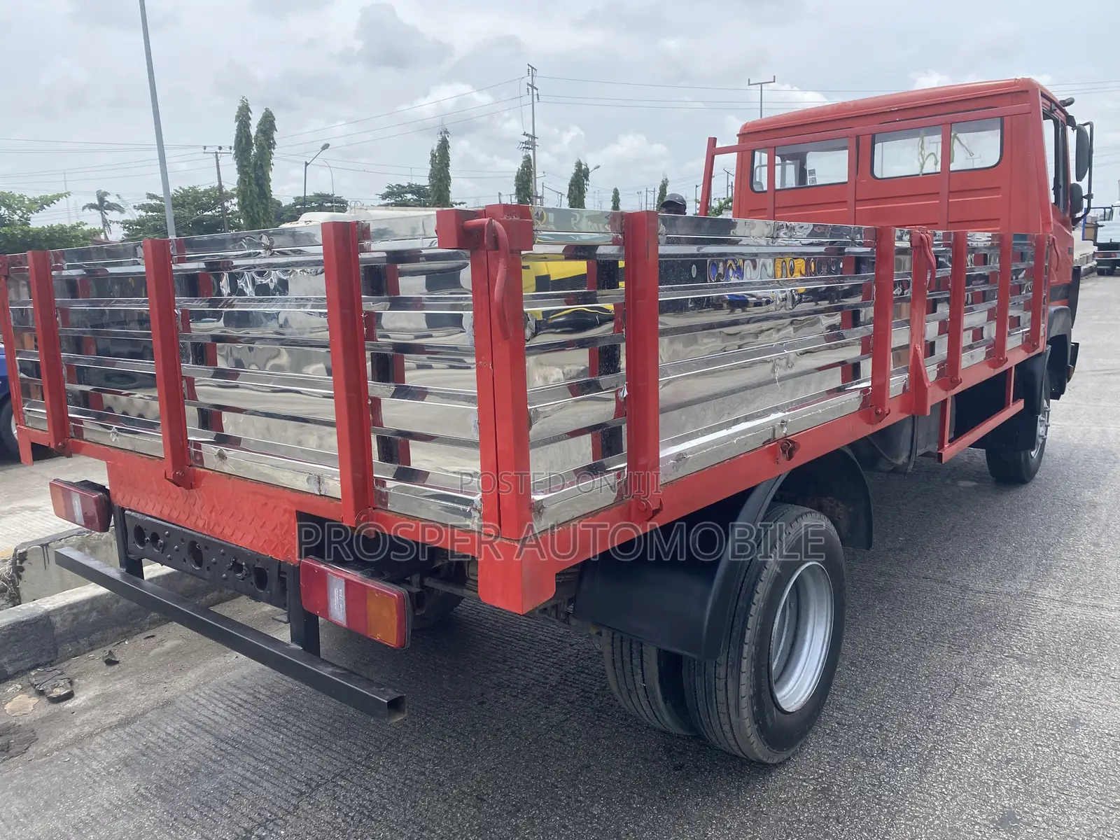 Mercedes Benz 814 Truck Red Color