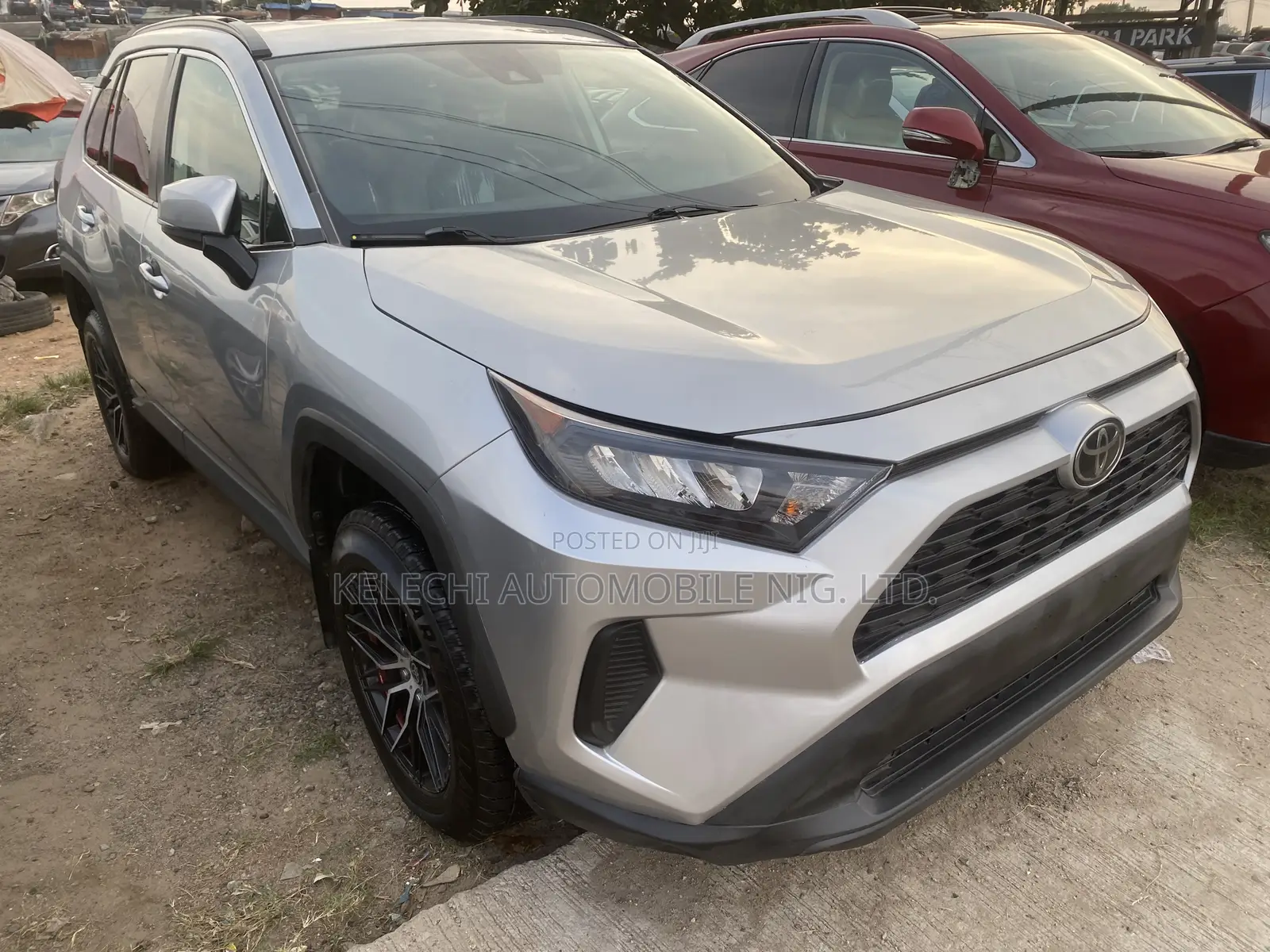 Toyota RAV4 XLE AWD 2019 Silver