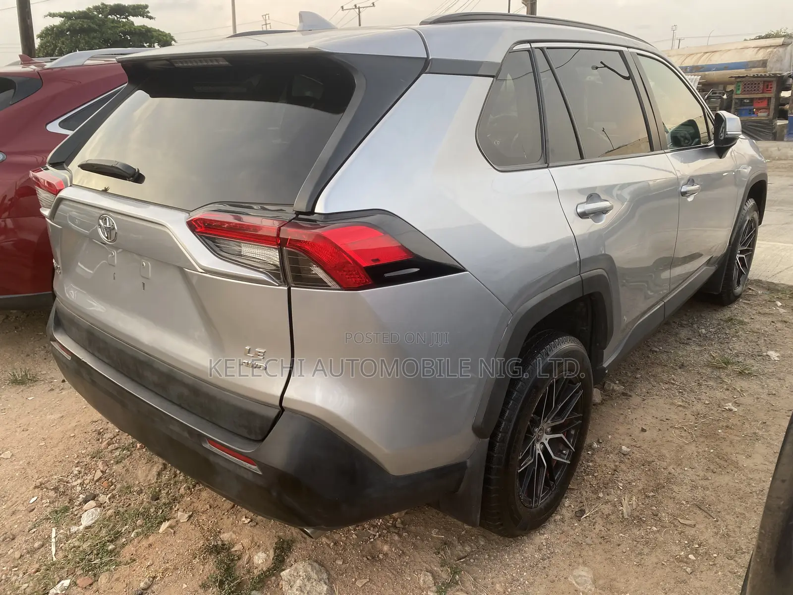 Toyota RAV4 XLE AWD 2019 Silver