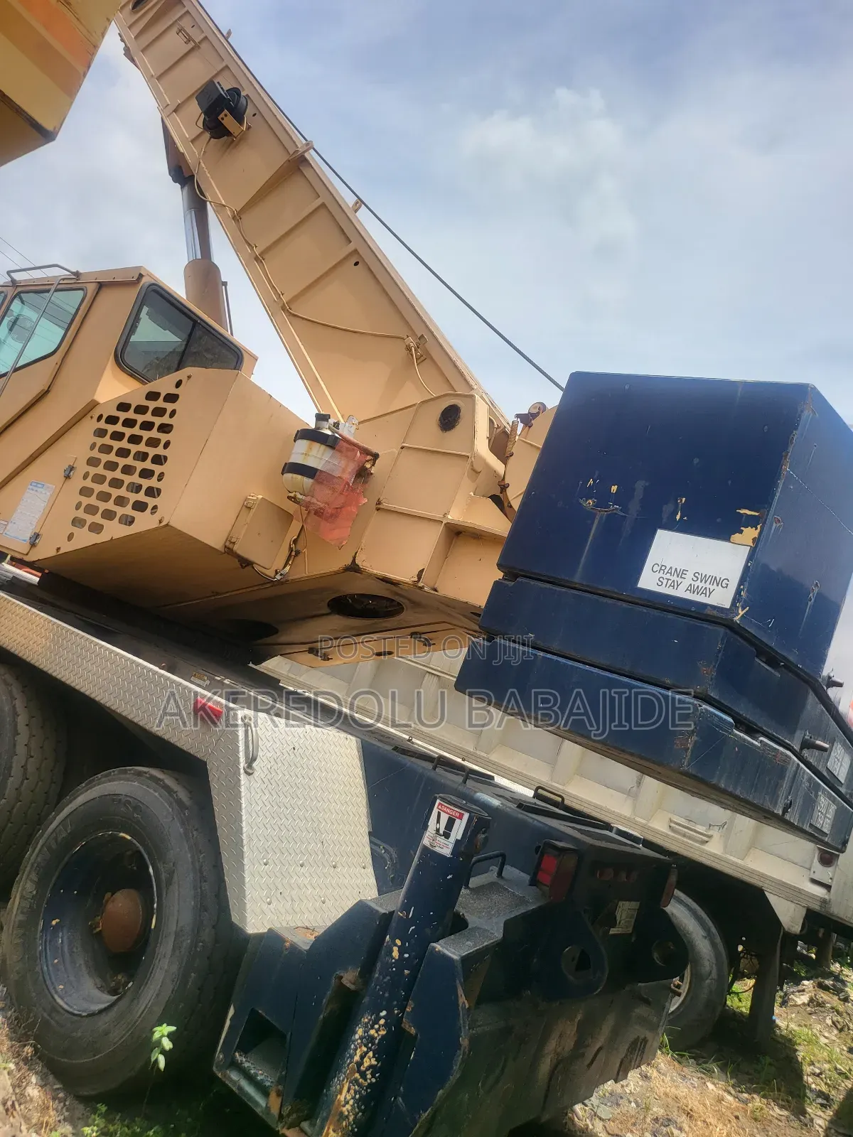 Tokunbo Moto Crane