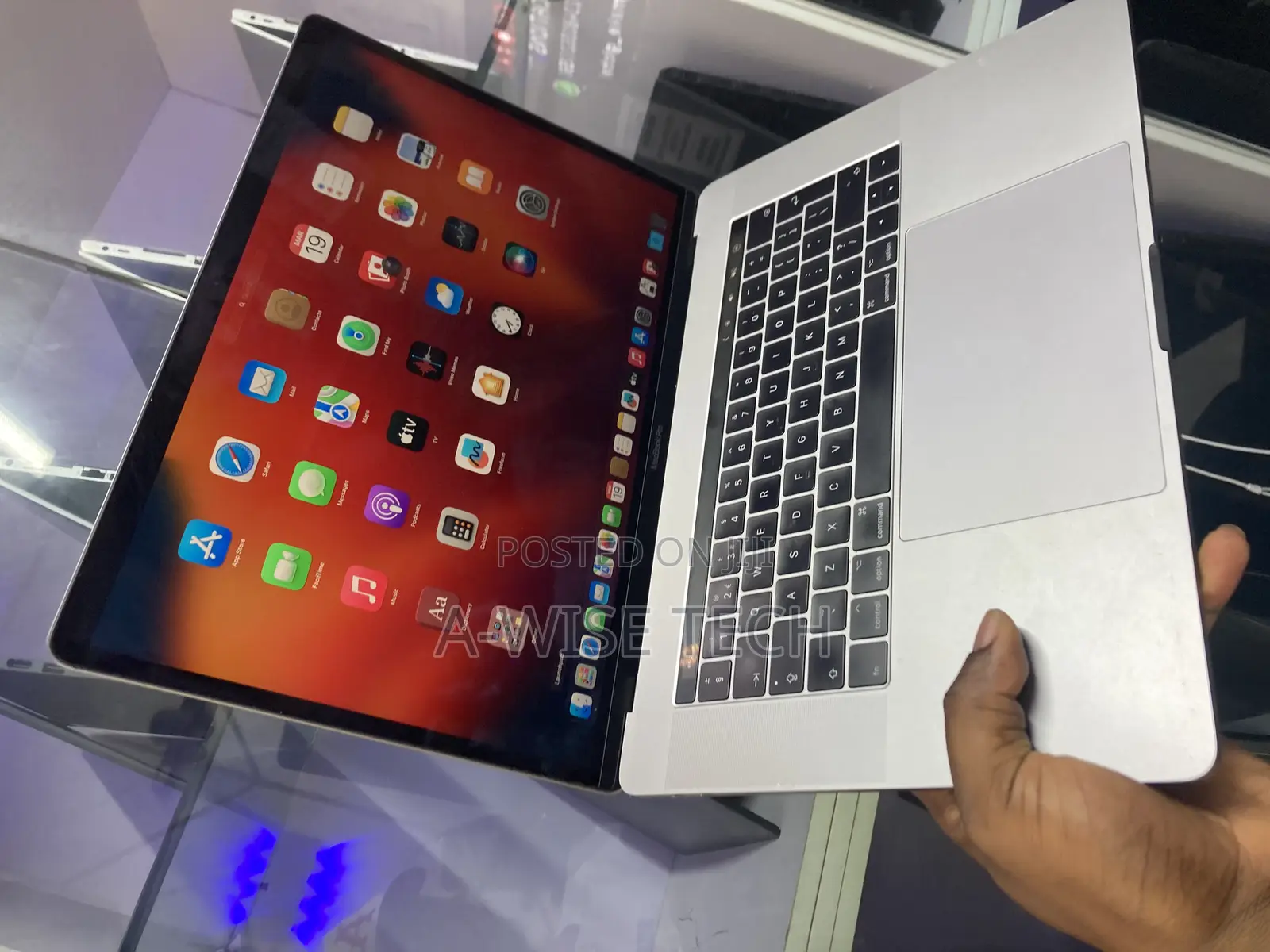 Laptop Apple MacBook Pro 2017 16GB Intel Core I7 SSD 512GB