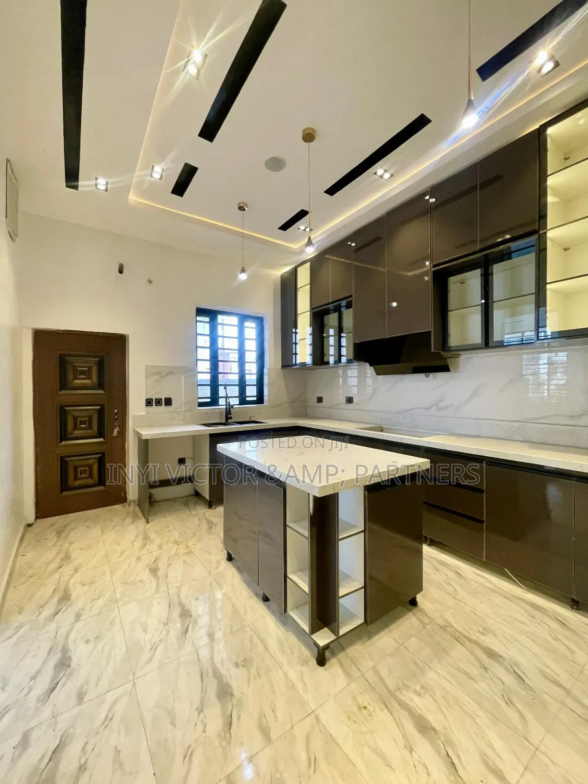 Furnished 7bdrm Mansion in Colorado, Maitama for sale