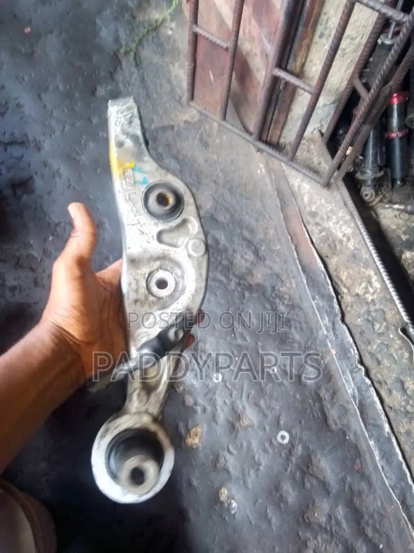 Lexus Ls460 Lower Control Arm(Tokunbo)